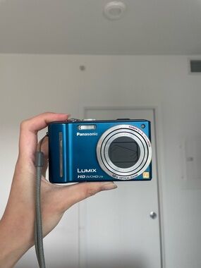 Panasonic Lumix DMC-ZS7 - Blue